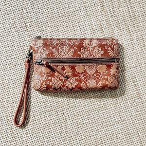 THE SAK SANIBEL PHONE CHARGING WRISTLET